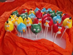 Angry birds cake pops