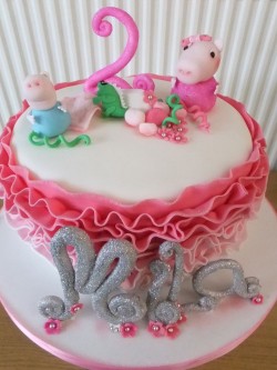 Rufle Peppa pig cake