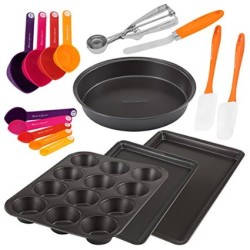 17 Piece Metal and Gadget Pans Set