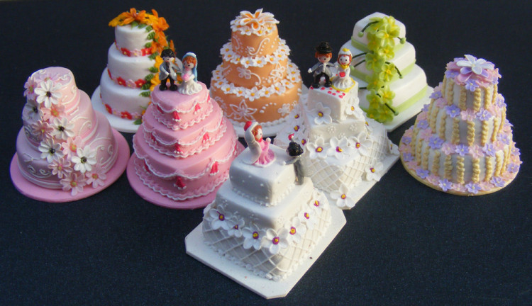 Dolls house miniature wedding cake