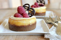 Mini vanila raspberry cheese cake