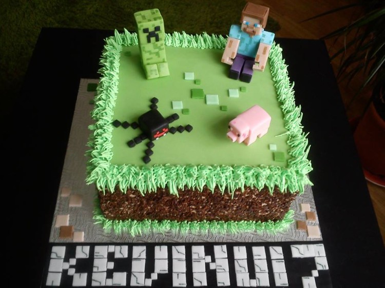 Birthday Cake – MineCraft