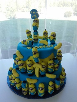 Birthday Cake with Minions