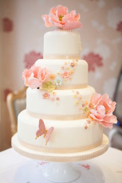 Cute Elegant Wedding Cake