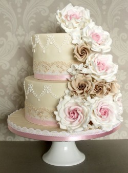 Elegant Roses Cake