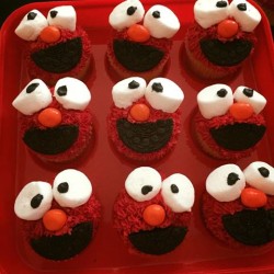 Elmo cupcakes