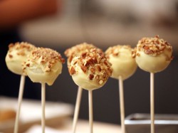 Cake Pops with Pumpkin