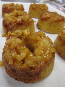 Mini Apple Cakes