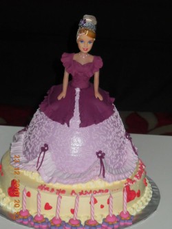 Cake with Violet Proncess
