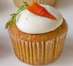 Cupcake with Carrots