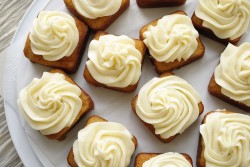 Mini Banana Cakes