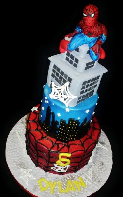 Amazing Fondant Spider Man Cake