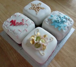 Mini Christmas Cakes