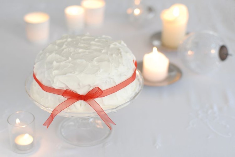 Pretty Christmas Cake