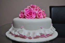 White Cake with Roses
