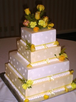 Quinceanera Cake with Yellow Roses
