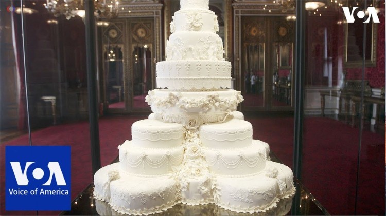 I’d like to have such a royal wedding cake as well!